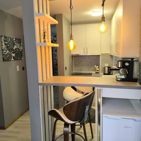 Snowflake- Luxury With A Bottle Of Wine,free Parking And In Royal Park Apartment *