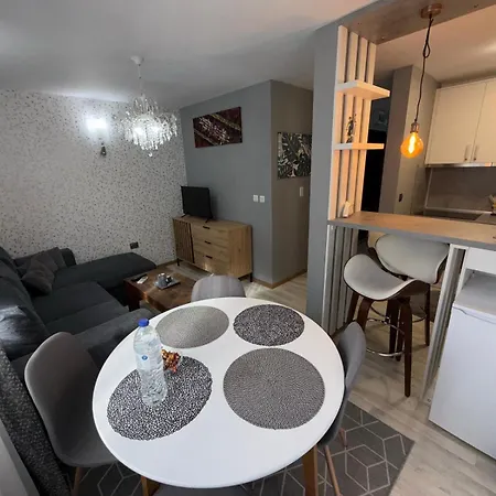 Apartment Snowflake- Luxury With A Bottle Of Wine,free Parking And In Royal Park Bansko